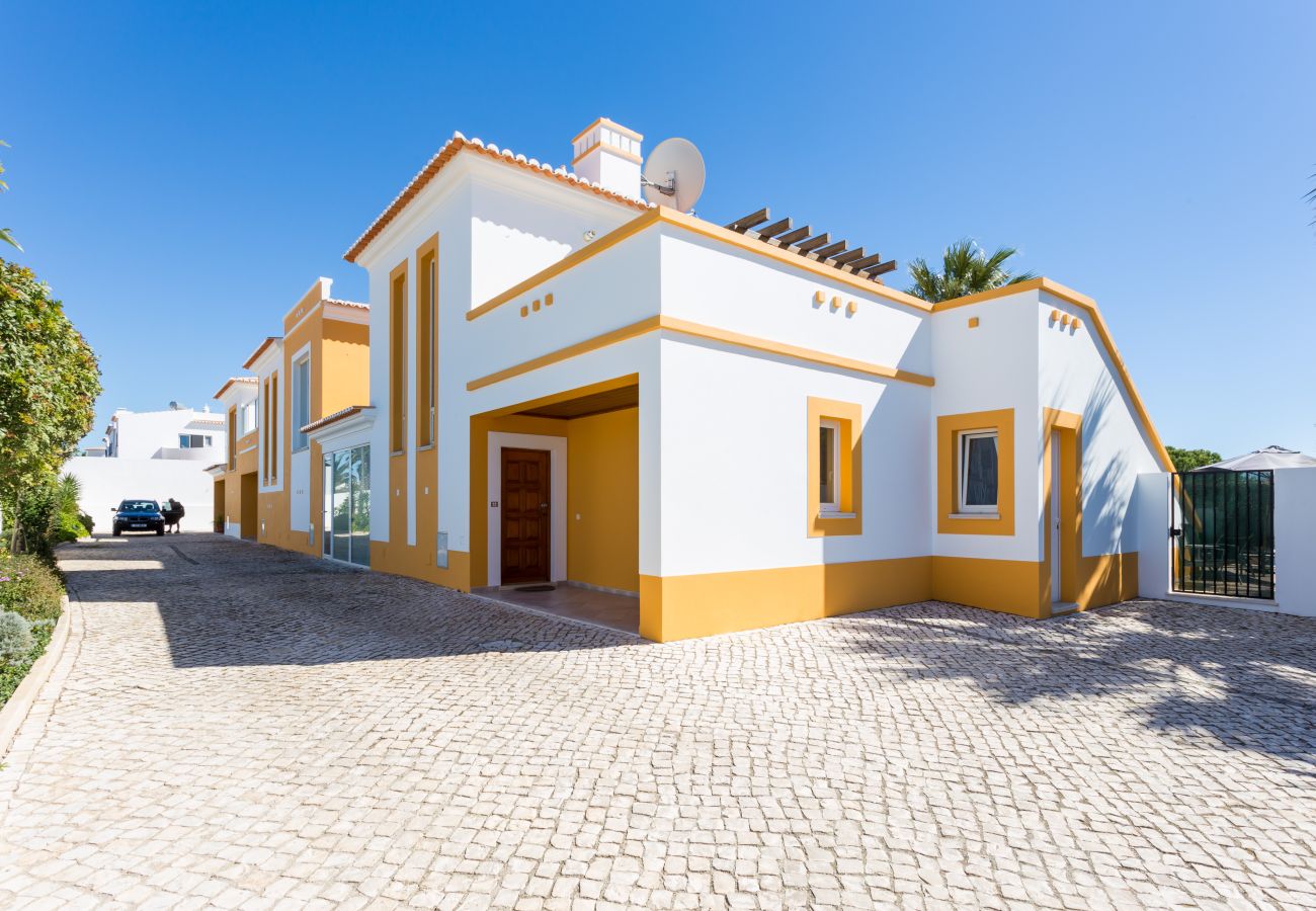 Casa geminada em Lagos - CoolHouses Algarve Luz | Jardim Palmeiras Villa A 