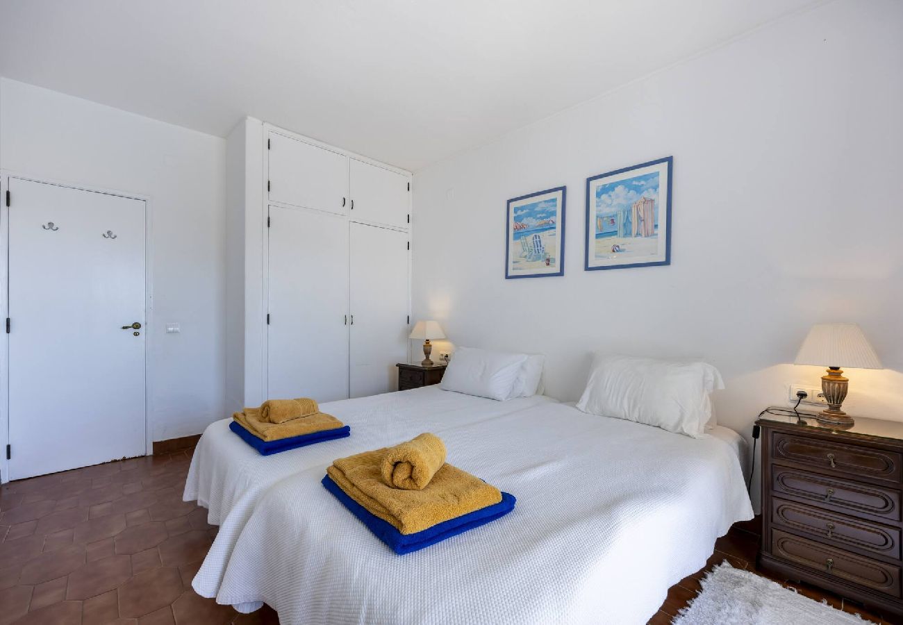 Casa geminada em Lagos - CoolHouses Algarve, Luz | Casa das Buganvilias 2LBC