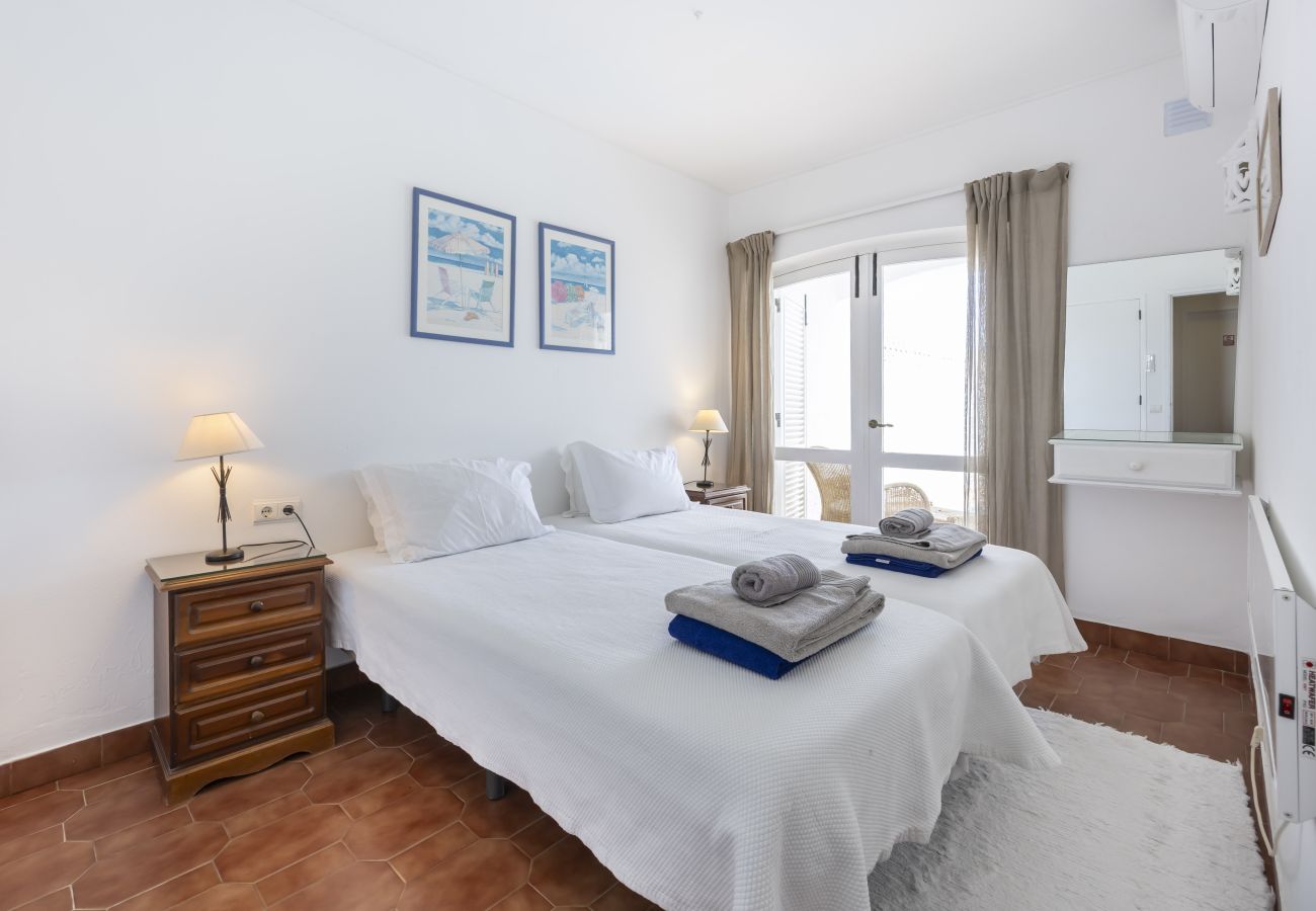 Casa geminada em Lagos - CoolHouses Algarve, Luz | Casa das Buganvilias 2LBC