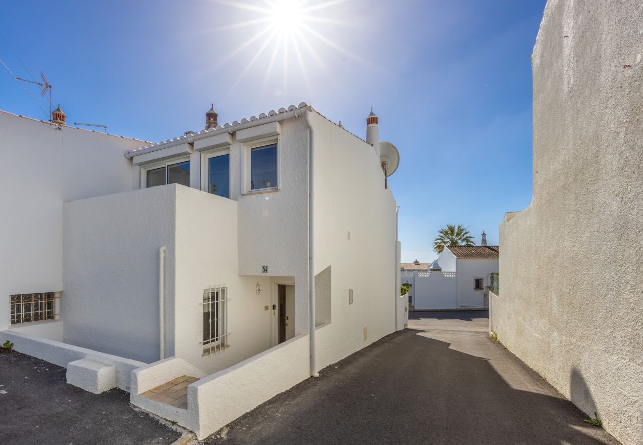 Casa geminada em Lagos - CoolHouses Algarve Luz | Casa do Limoeiro 54LBC