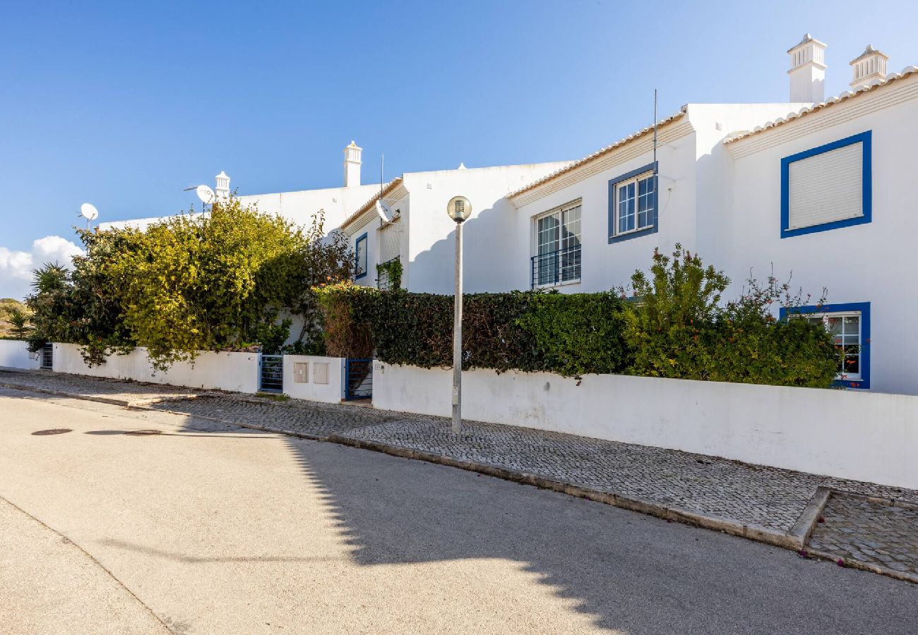 Casa geminada em Lagos - CoolHouses Algarve Luz | Casa Baía da Vida 