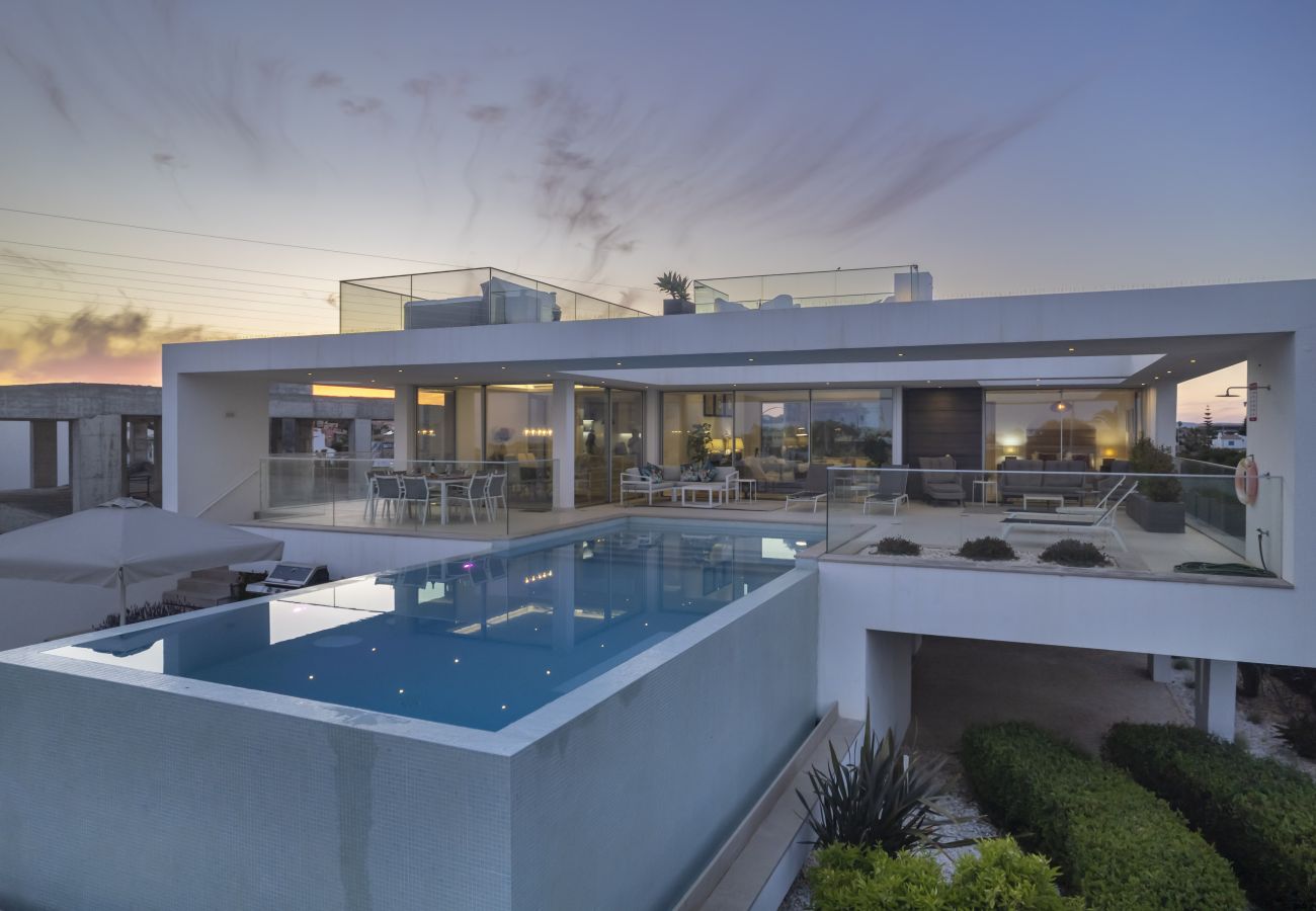 Villa em Lagos - Vila Camilo