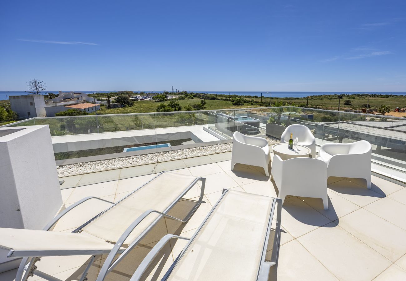 Villa em Lagos - Vila Camilo