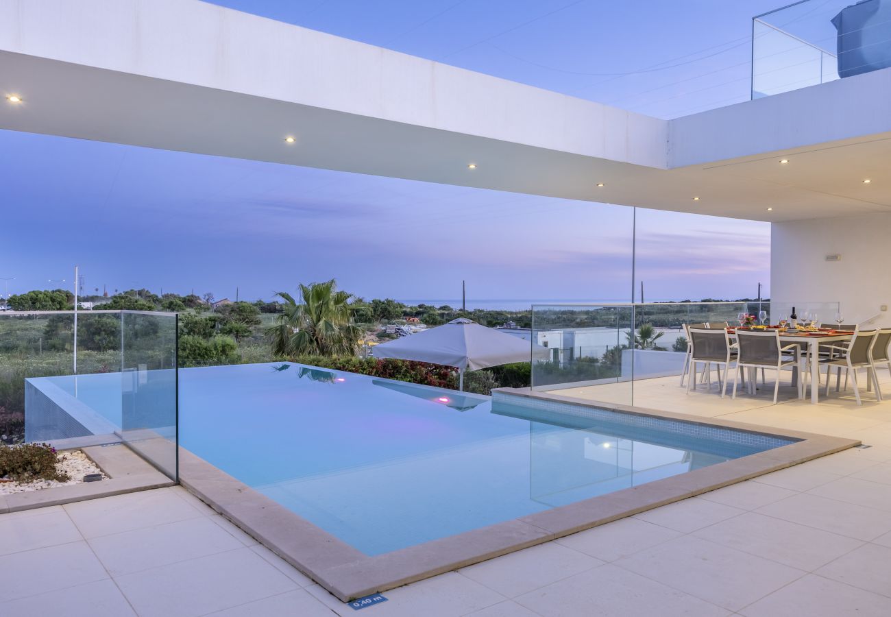 Villa em Lagos - Vila Camilo