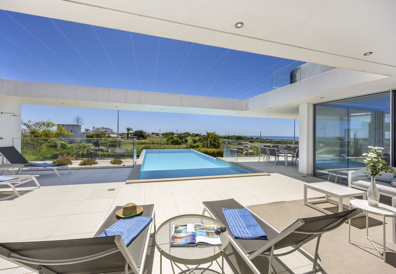 Villa em Lagos - Vila Camilo