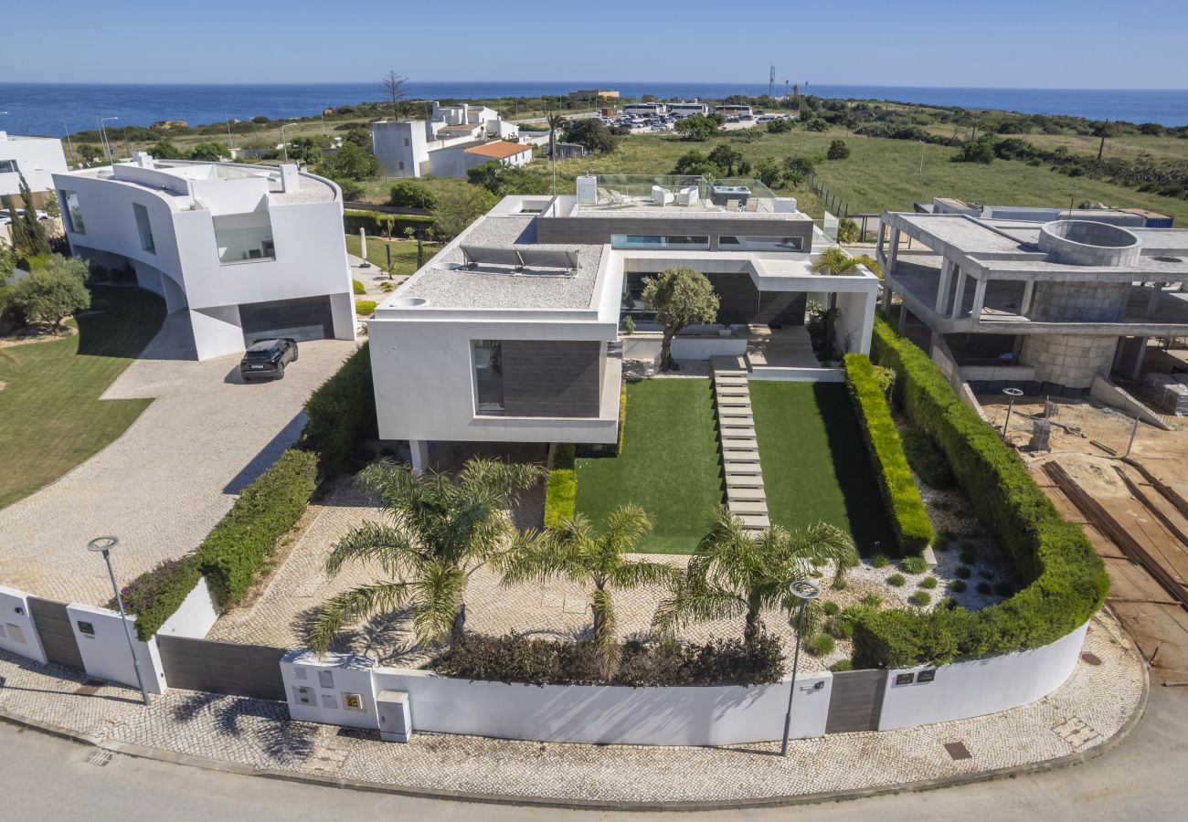 Villa em Lagos - Vila Camilo