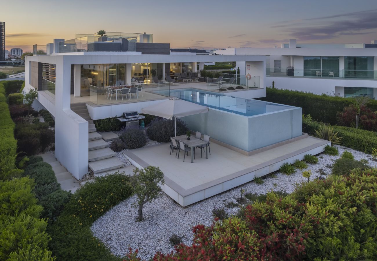 Villa em Lagos - Vila Camilo