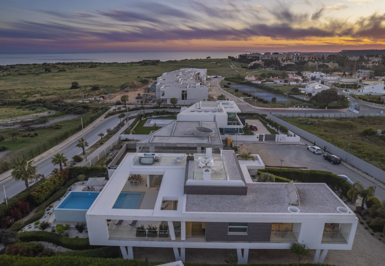 Villa em Lagos - Vila Camilo