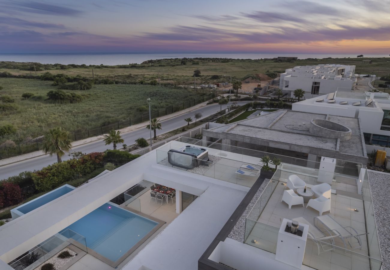 Villa in Lagos - Vila Camilo